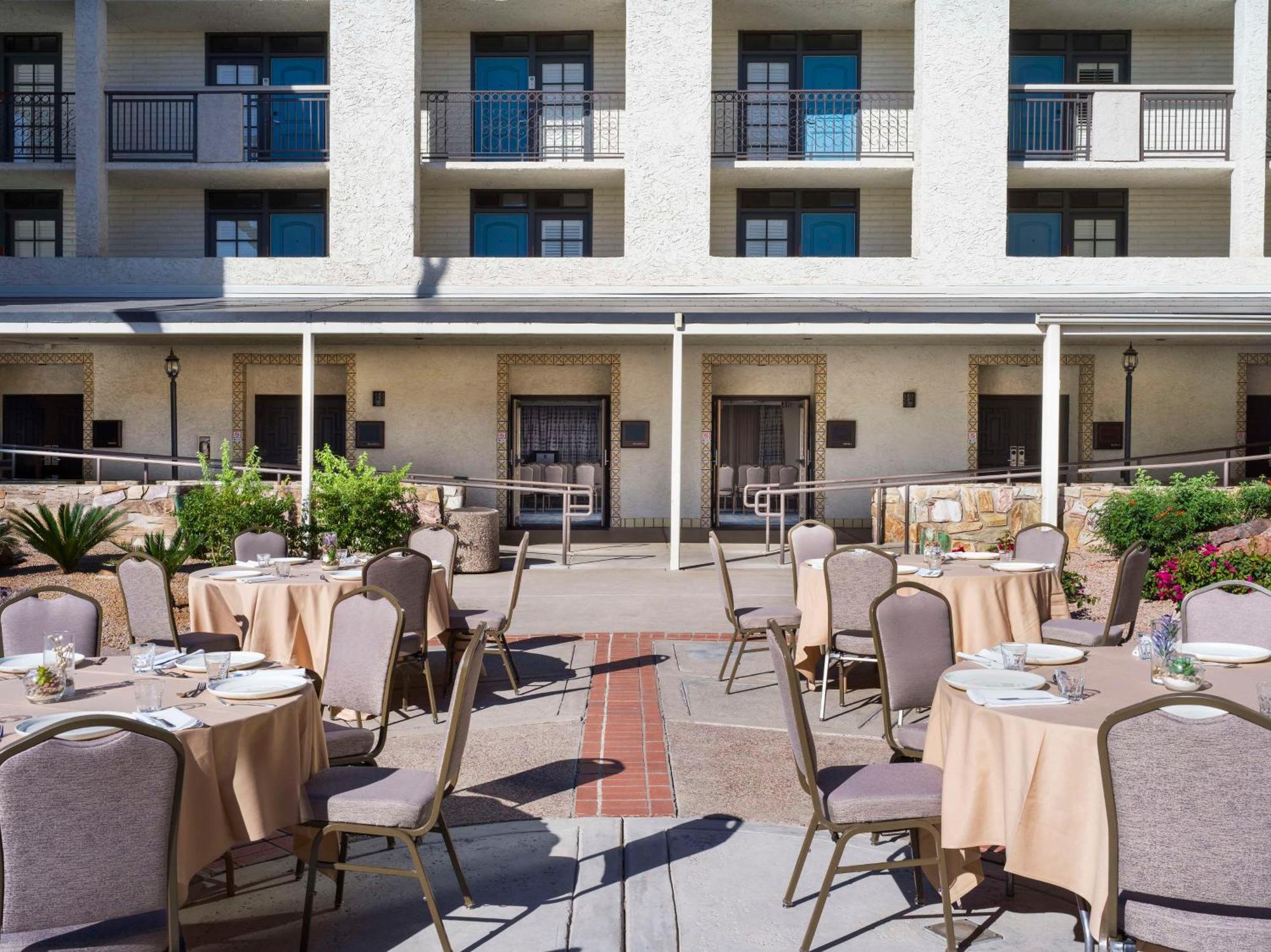 Embassy Suites By Hilton Scottsdale Resort Exteriör bild