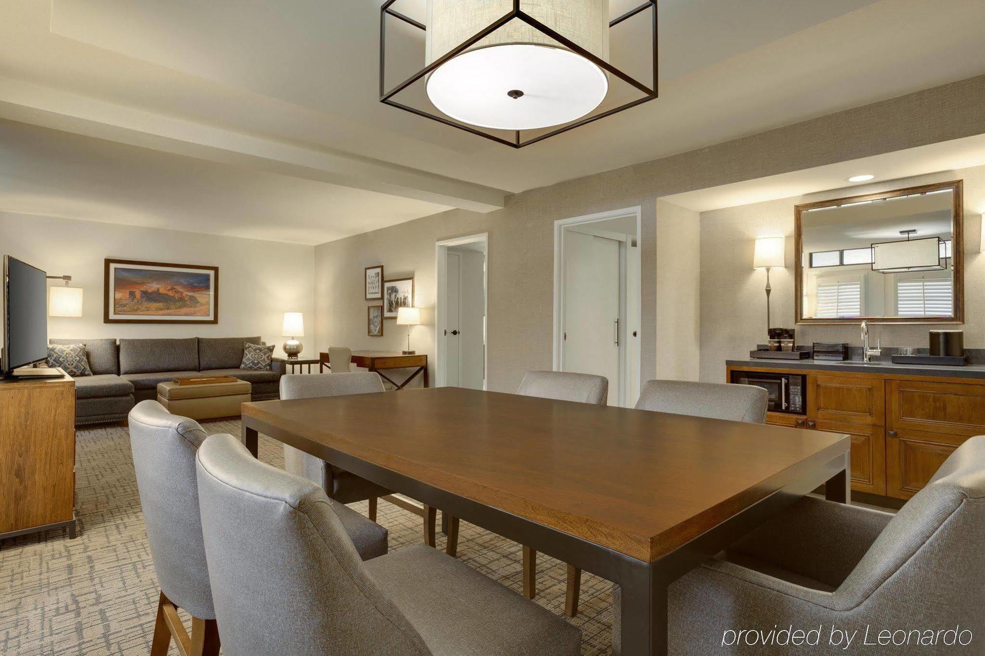 Embassy Suites By Hilton Scottsdale Resort Exteriör bild